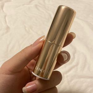 Lancôme mademoiselle Stands Out